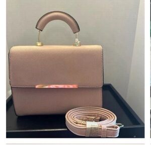 NWT LaTerre Vegan Leather Pink Bag has handle & a Crossbody Strap Magnetic Close